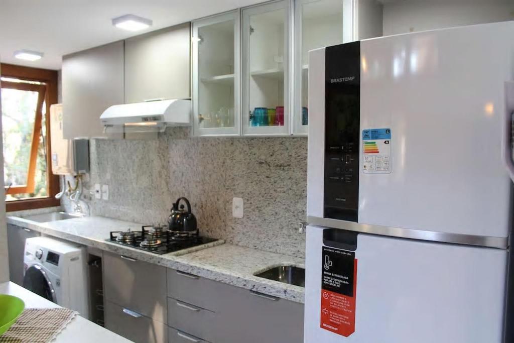 VILLA 306 - COBERTURA 3 DORM. EM COND. C/ PISCINA JUNTO AO CENTRO  VILLA 306 - COBERTURA 3 DORM. EM COND. C/ PISCINA JUNTO AO CENTRO