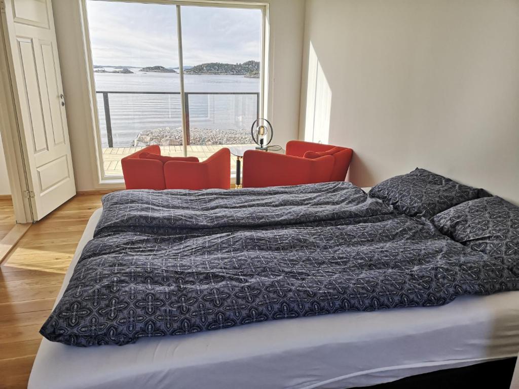 Kobbaneset Karl - Tett på havet - Bekkjarvik - Housity