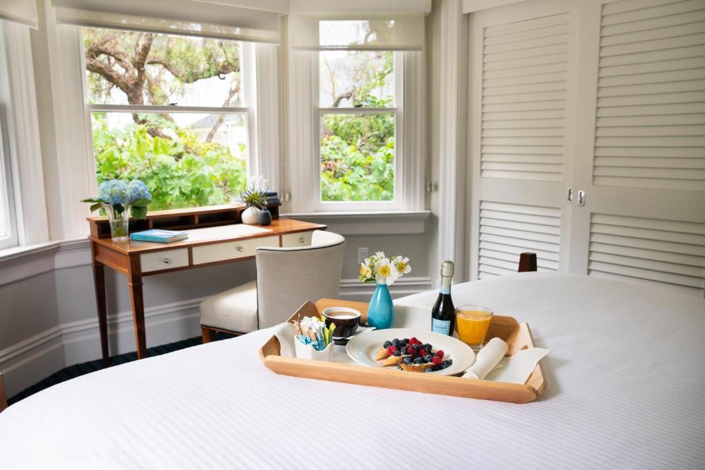 Casa Madrona Hotel and Spa photo