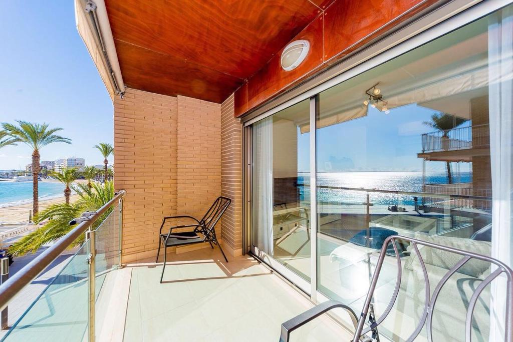 Apartamentos Шикарная квартира на первой линии -Luxury apartment on the first line sea en Torrevieja, Comunidad Valenciana