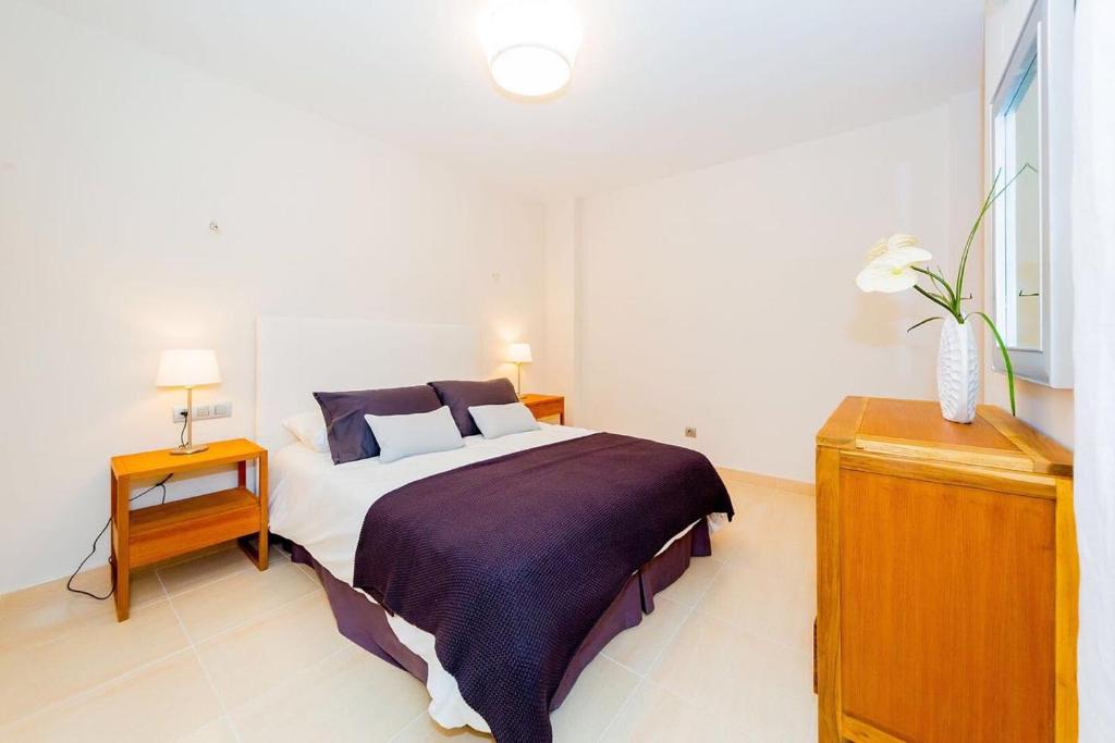 Postel nebo postele na pokoji v ubytování Шикарная квартира на первой линии -Luxury apartment on the first line sea