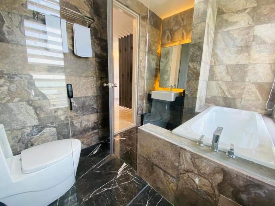 Koupelna v ubytování Bahang Bay Hotel