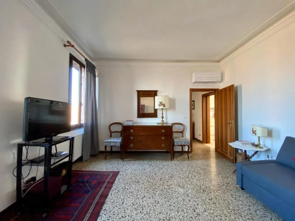 Calle San Giacomo Apartment, Venice, Italy