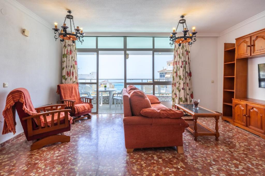 Posedenie v ubytovaní Apartamento Cala Mar