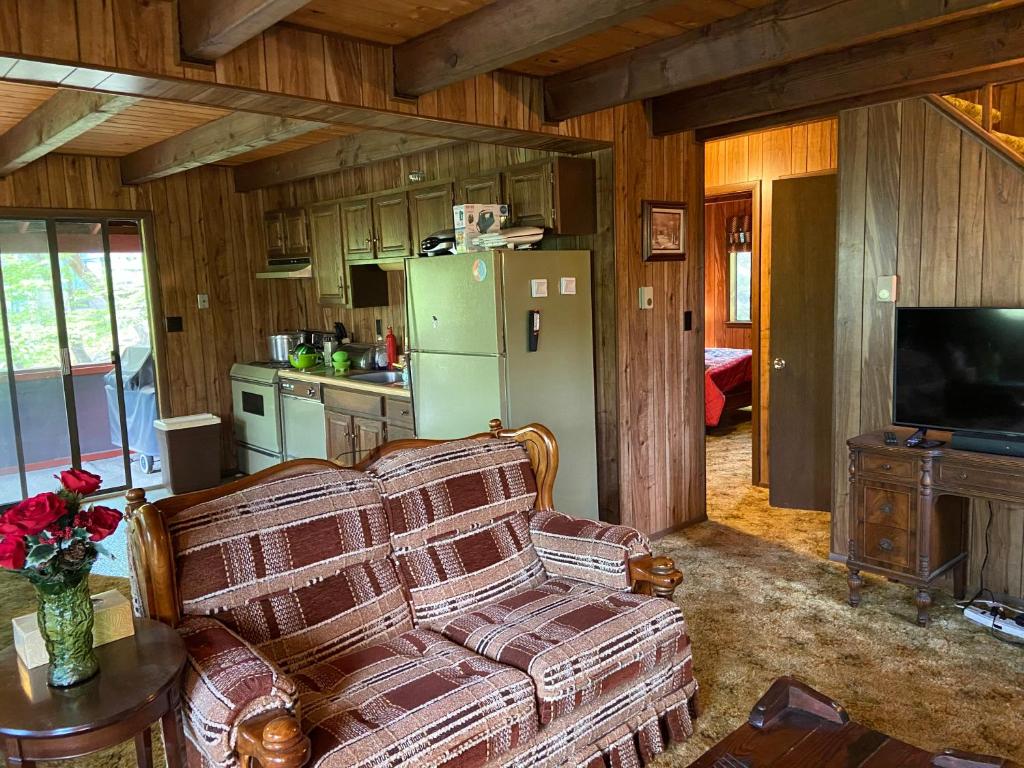 Kuchyň nebo kuchyňský kout v ubytování Saw Creek Cabin - Regent Hilltop