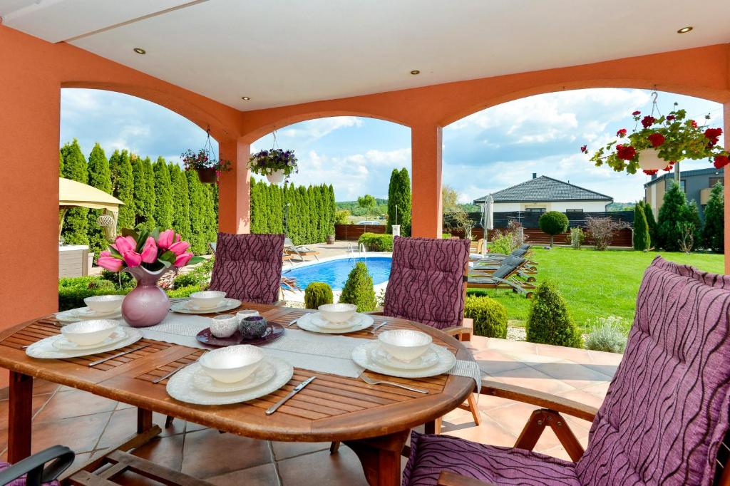 Fotografia z galérie ubytovania Holiday villa Rita , ideal for families, pool, large childrens playground v destinácii Varaždin