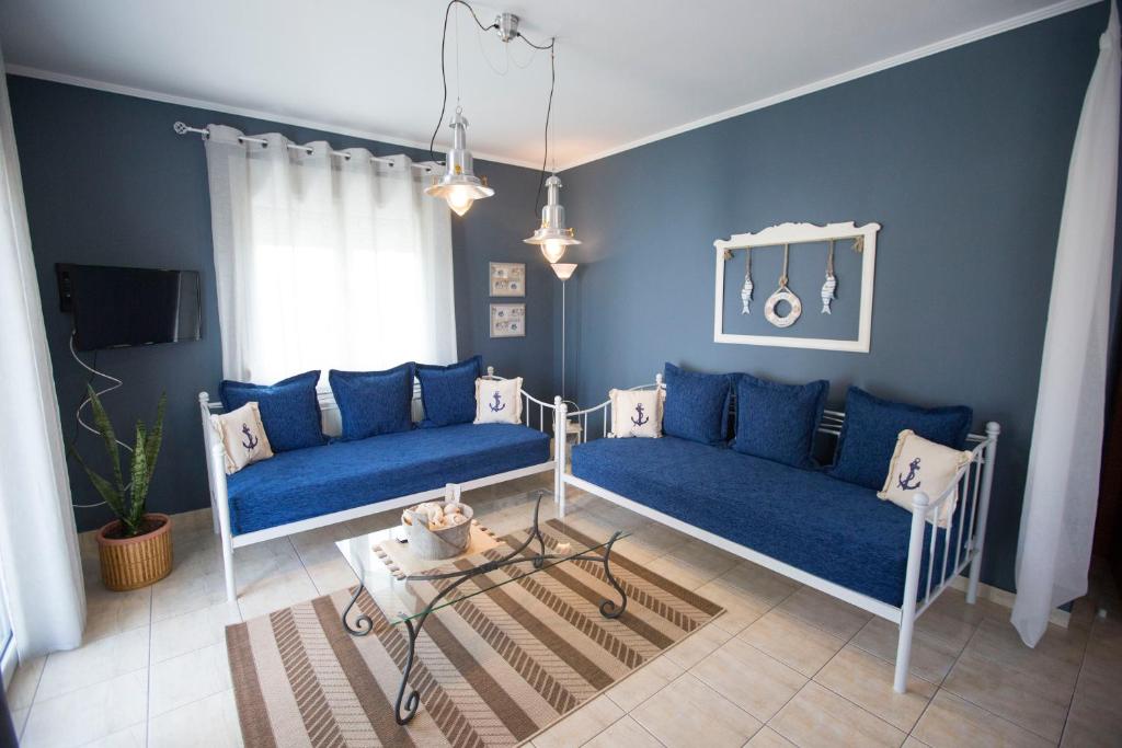 ケラモティにあるDiDa homeの青い部屋(ベッド2台、テーブル付)