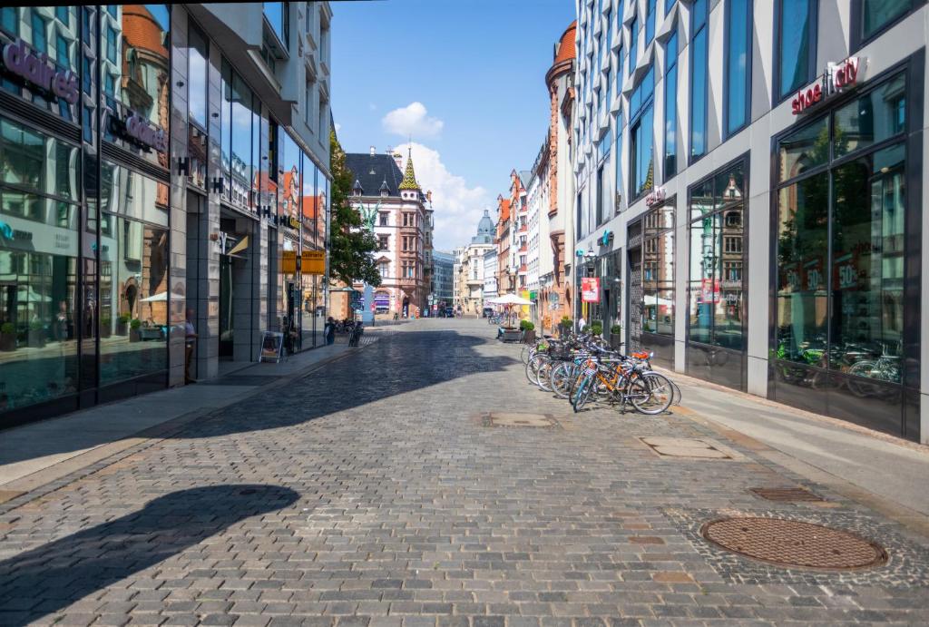 Capri by Fraser Leipzig - Resim 34