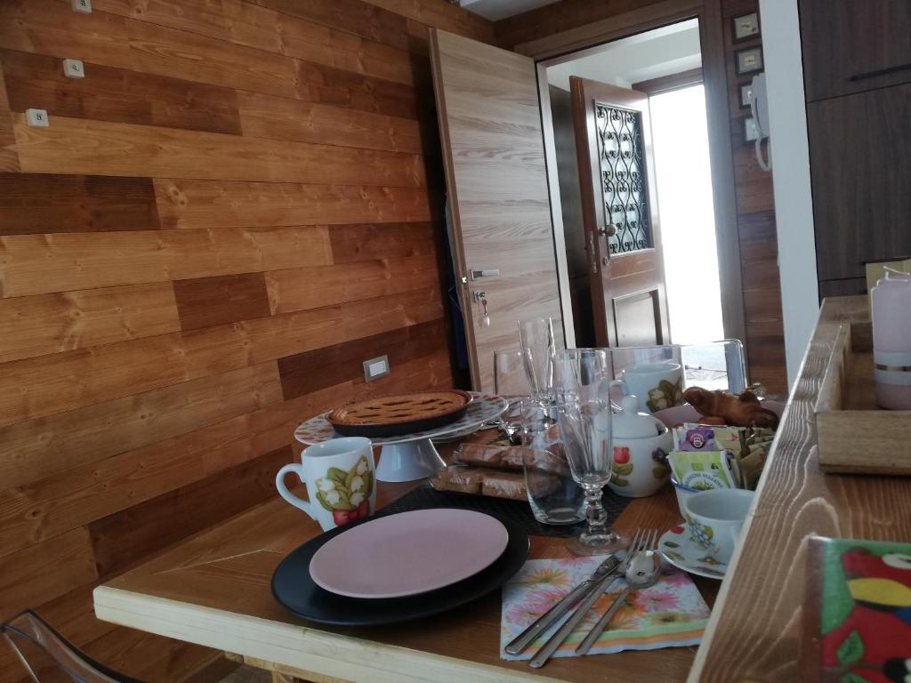 Jedlo v dovolenkovom dome alebo blízkom okolí