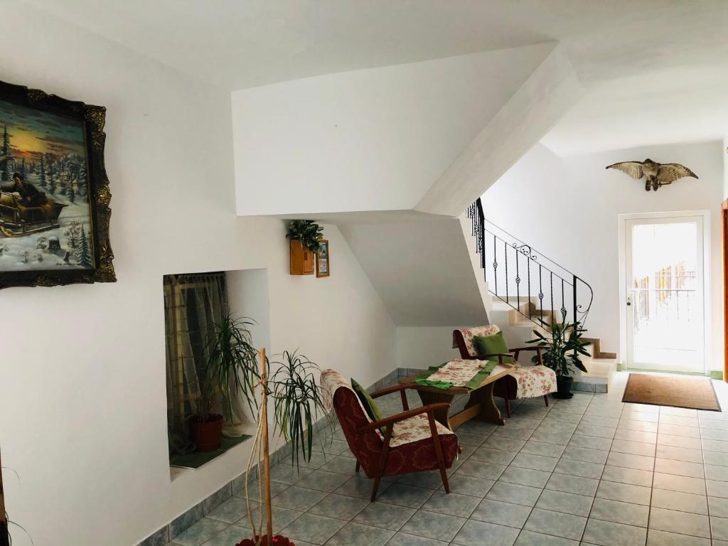 Posezení v ubytování Hotel Poenita
