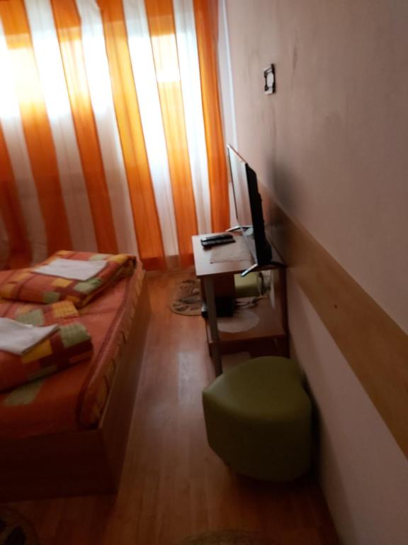 Hotel Turist - Habitación Individual Con Ducha