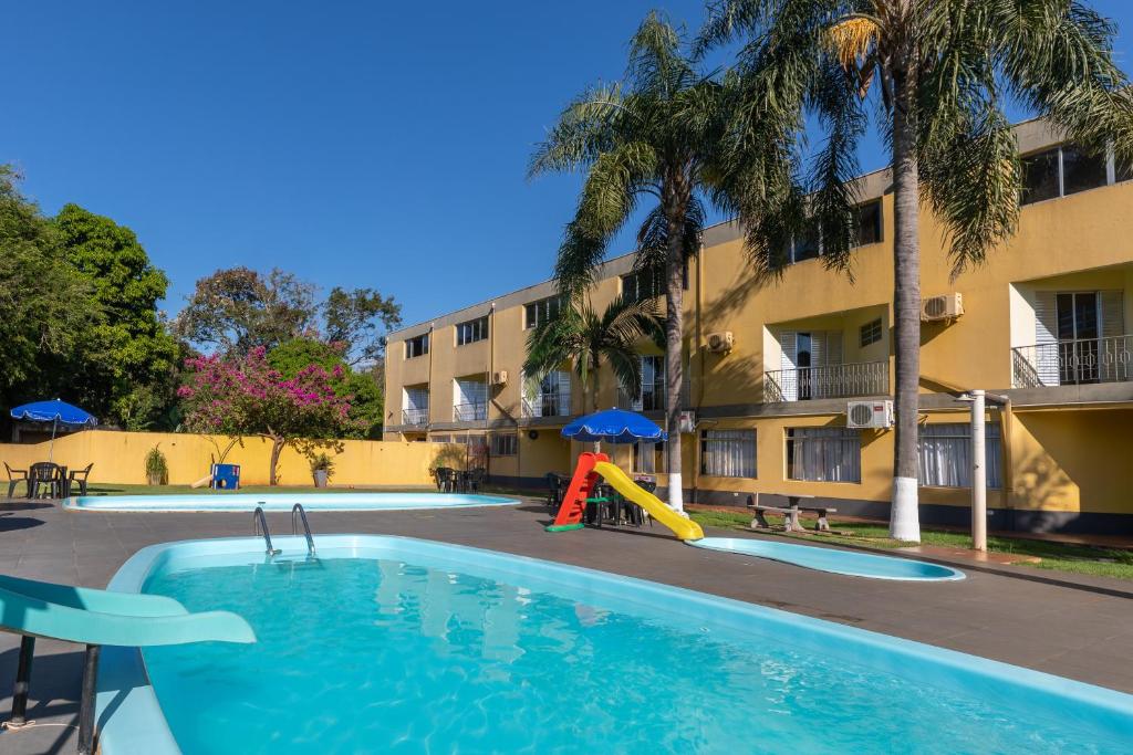 Bazén v ubytování Canzi Cataratas Hotel nebo v jeho okolí