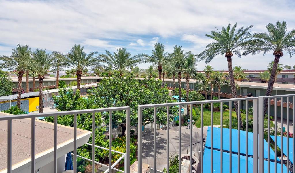 Hotel Valley Ho photo