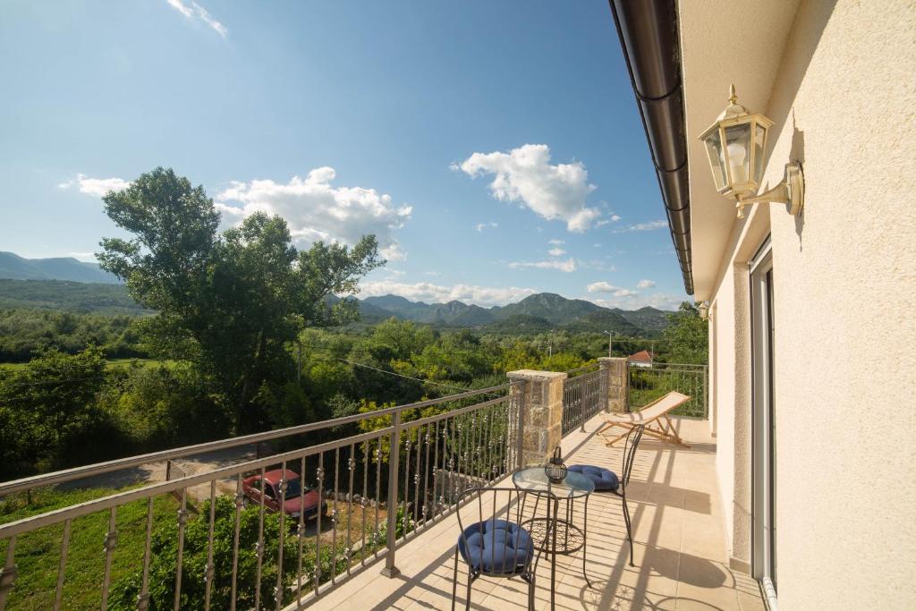 Nespecifikovaný výhled na hory nebo výhled na hory při pohledu z apartmánu