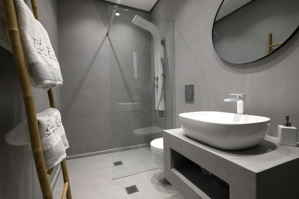 Koupelna v ubytování Elisa Seaside Luxury Suite