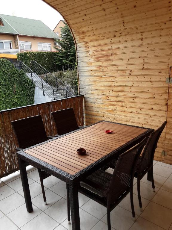 Balkón alebo terasa v ubytovaní Jozefin apartman