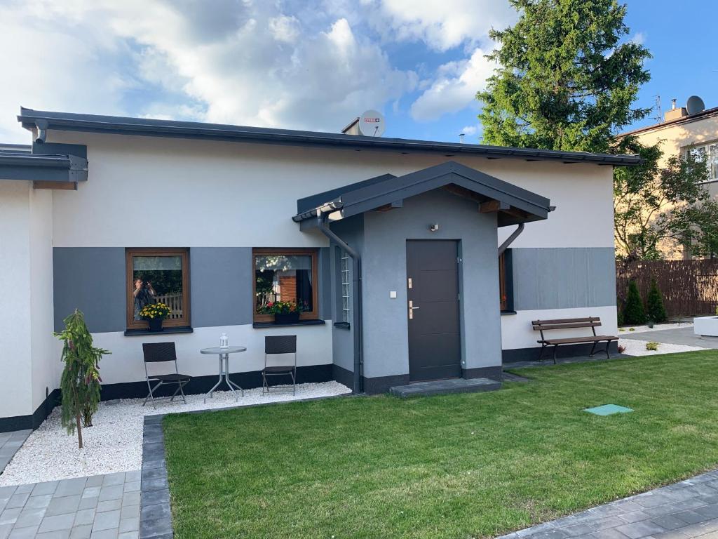 Mały biały domek - 14