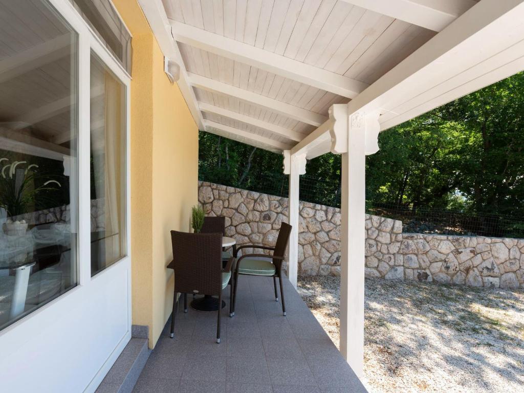 Zdjęcie z galerii obiektu Captivating Holiday Home in Tribanj near the Sea w mieście Tribanj-Krušćica