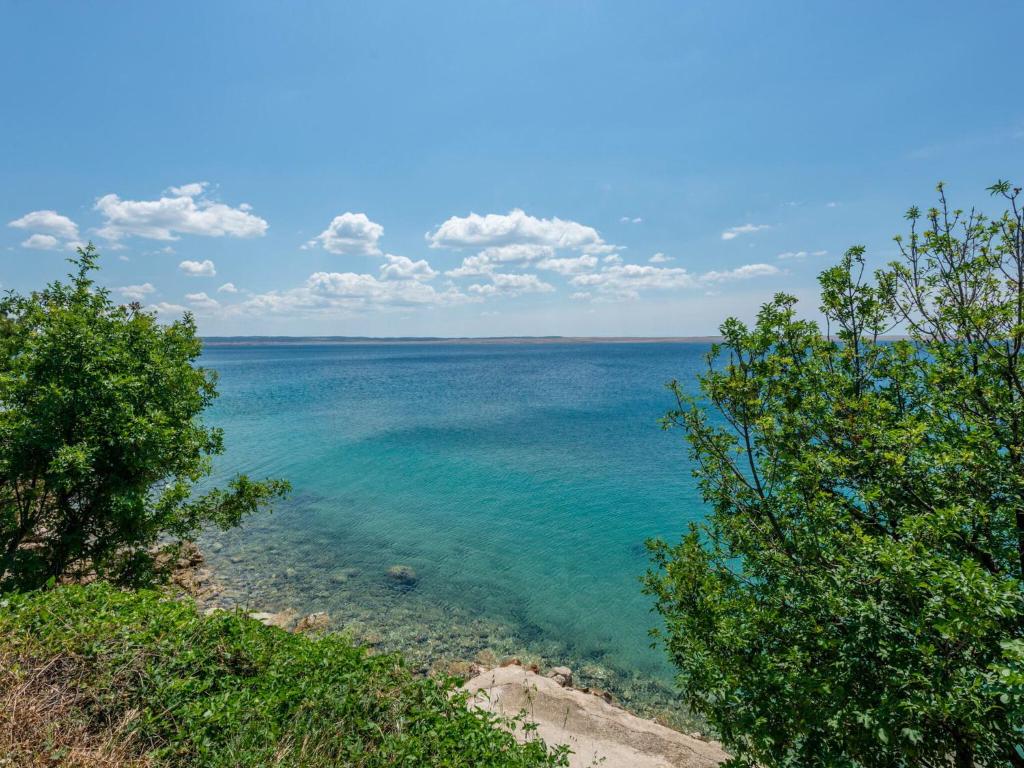 Zdjęcie z galerii obiektu Captivating Holiday Home in Tribanj near the Sea w mieście Tribanj-Krušćica