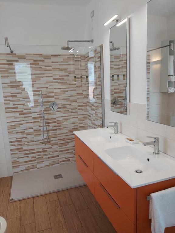 CASA CIMAVILLA con PARCHEGGIO PRIVATO GRATUITO - 3