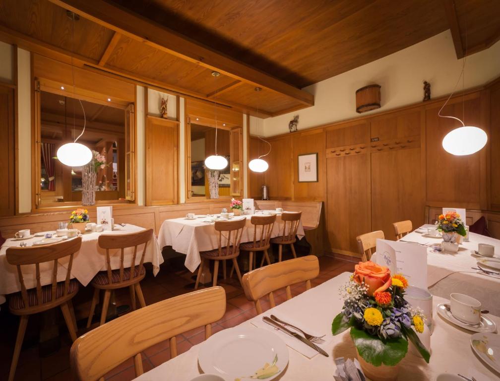 Restaurace v ubytování Hotel Hachinger Hof