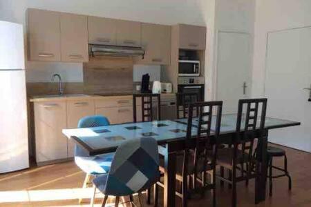 Magnifique et lumineux appartement au cœur du Sancy - Apartamento De Dos Dormitorios