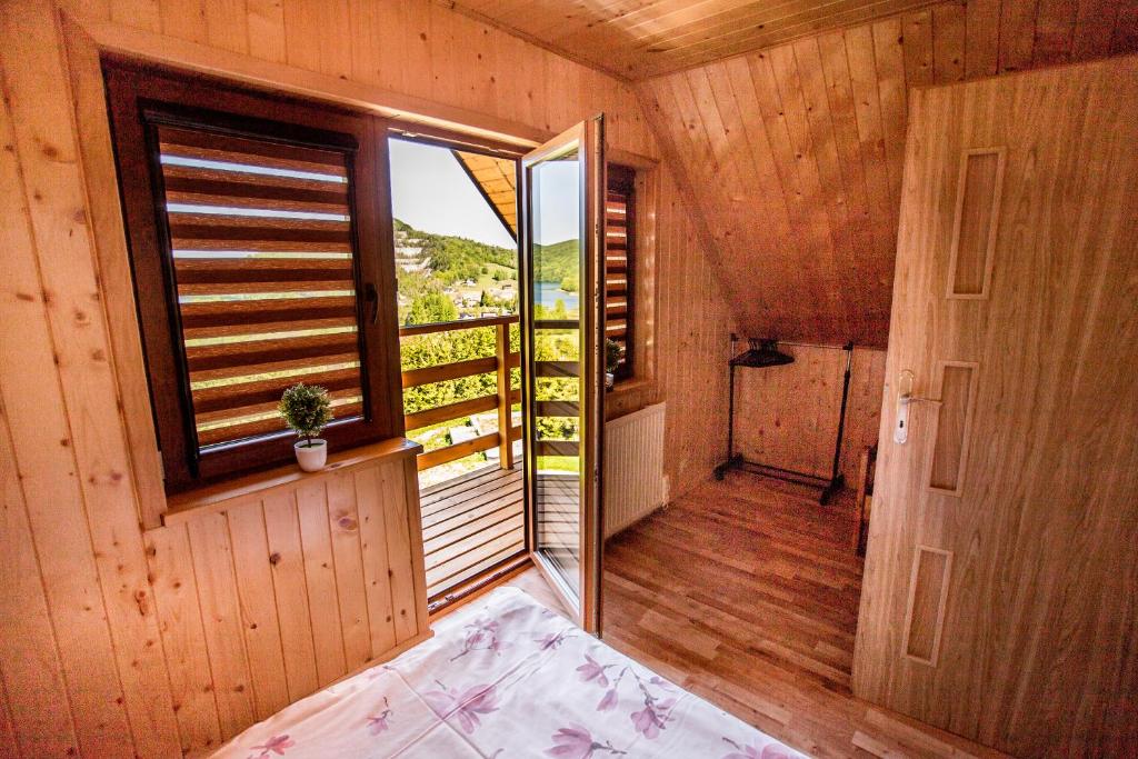 Fotografie z fotogalerie ubytování Chaty na Cholewicy Domki Całoroczne v destinaci Solina