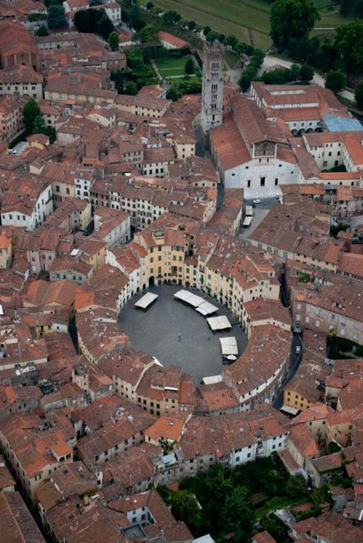 Výhľad na mesto Lucca alebo výhľad na mesto priamo z apartmánu