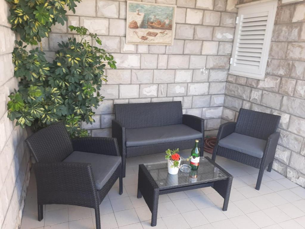 Posedenie v ubytovaní Villa sea oasis Ratac