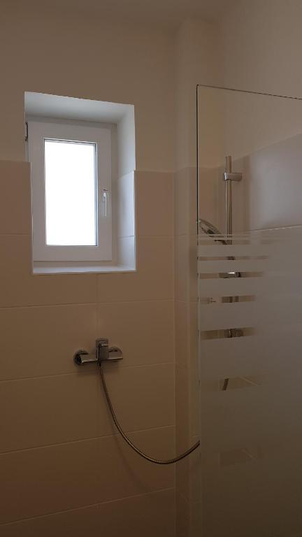 A bathroom at Gästehaus Sabine