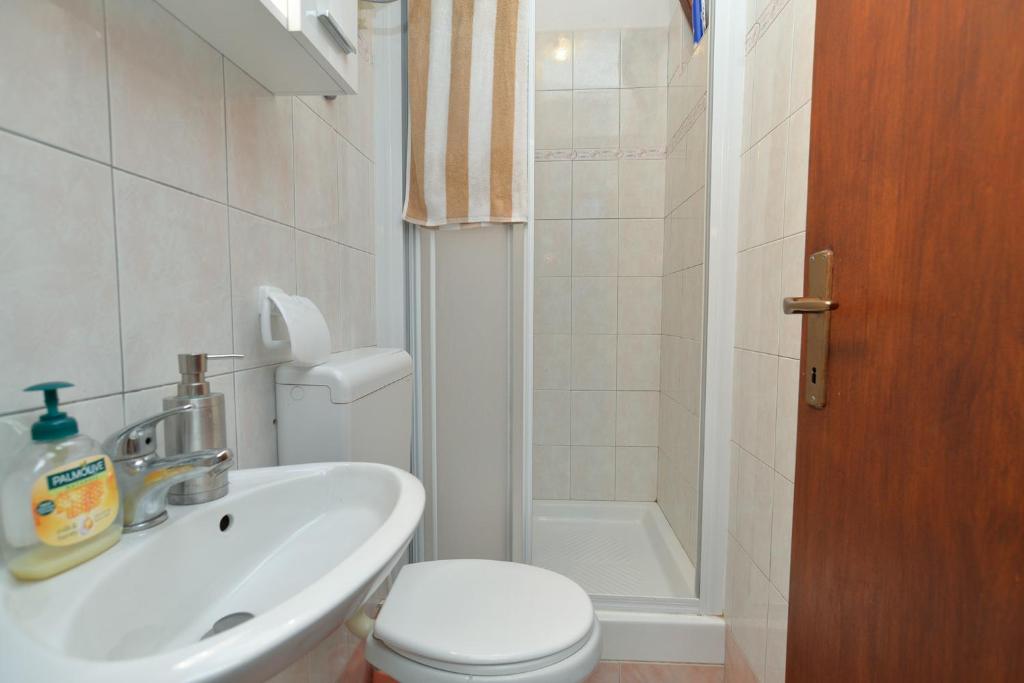 Kúpeľňa v ubytovaní House Smiljana 2059