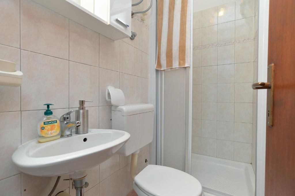 Kúpeľňa v ubytovaní House Smiljana 2059