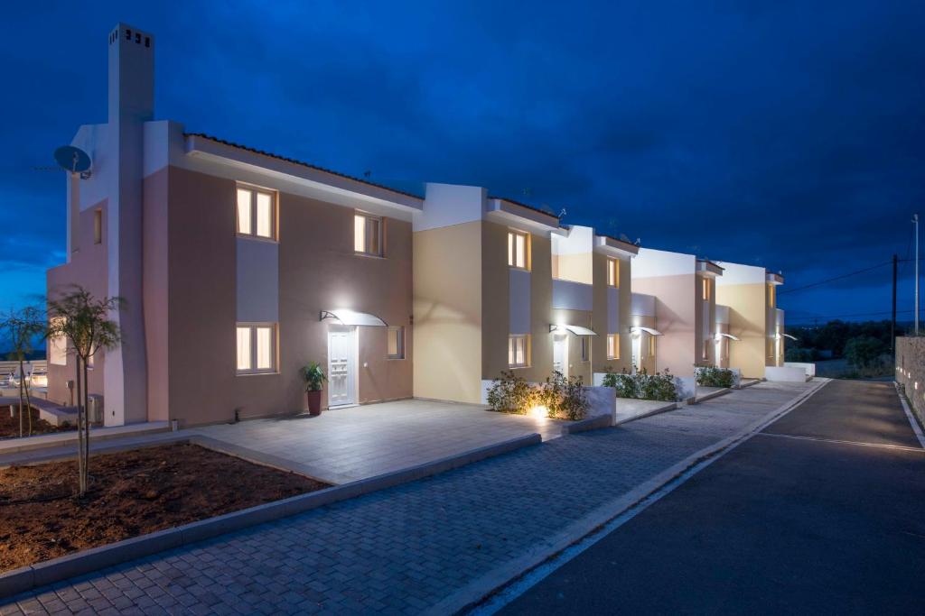 Fragika Homes Luxury Villas - отзывы и видео