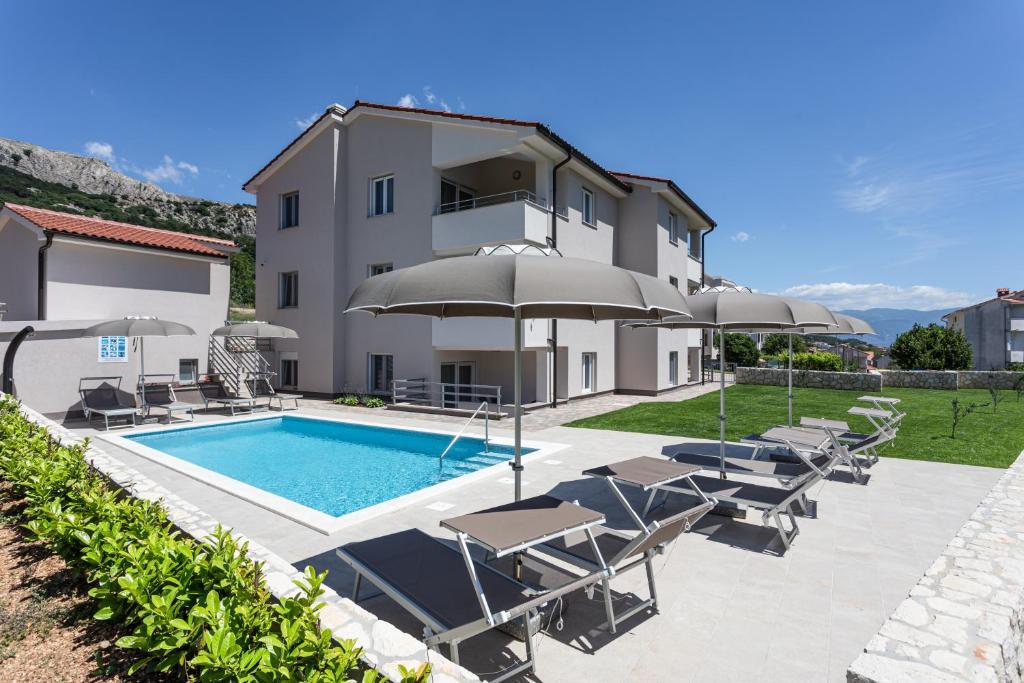 Bazén v ubytovaní Apartments Mateo 2 alebo v jeho blízkosti