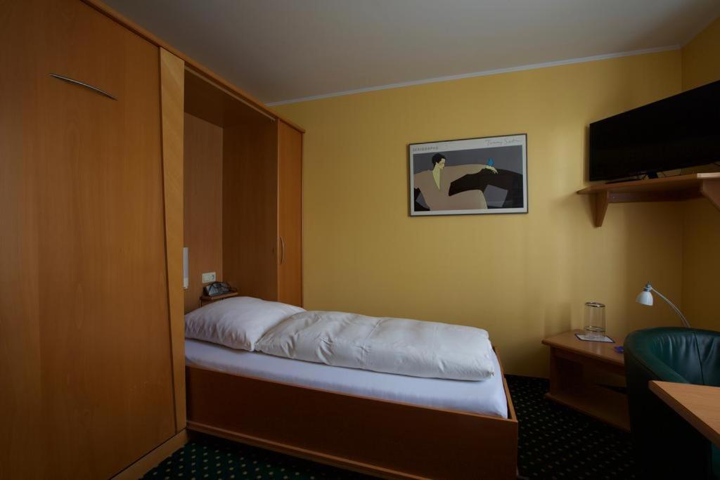 Au P'tit Max - Studios hotel - Resim 12