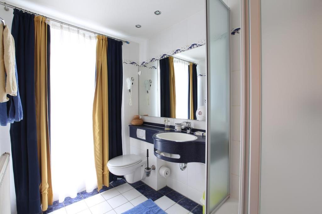 Au P'tit Max - Studios hotel - Resim 14