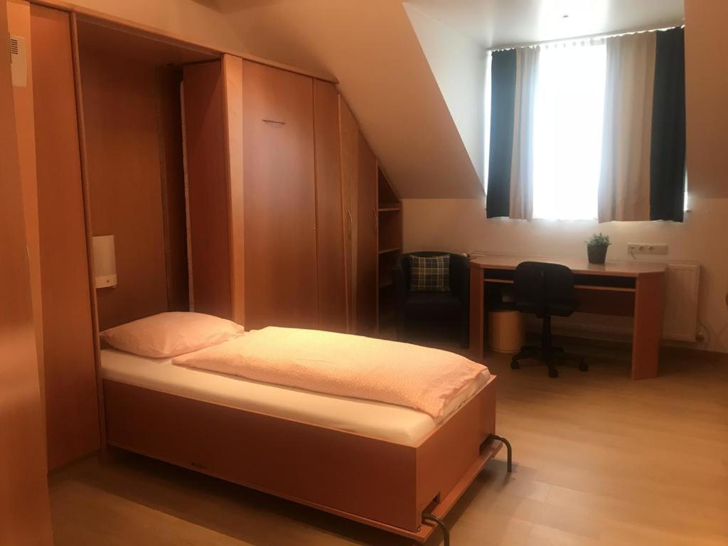 Au P'tit Max - Studios hotel - Resim 17