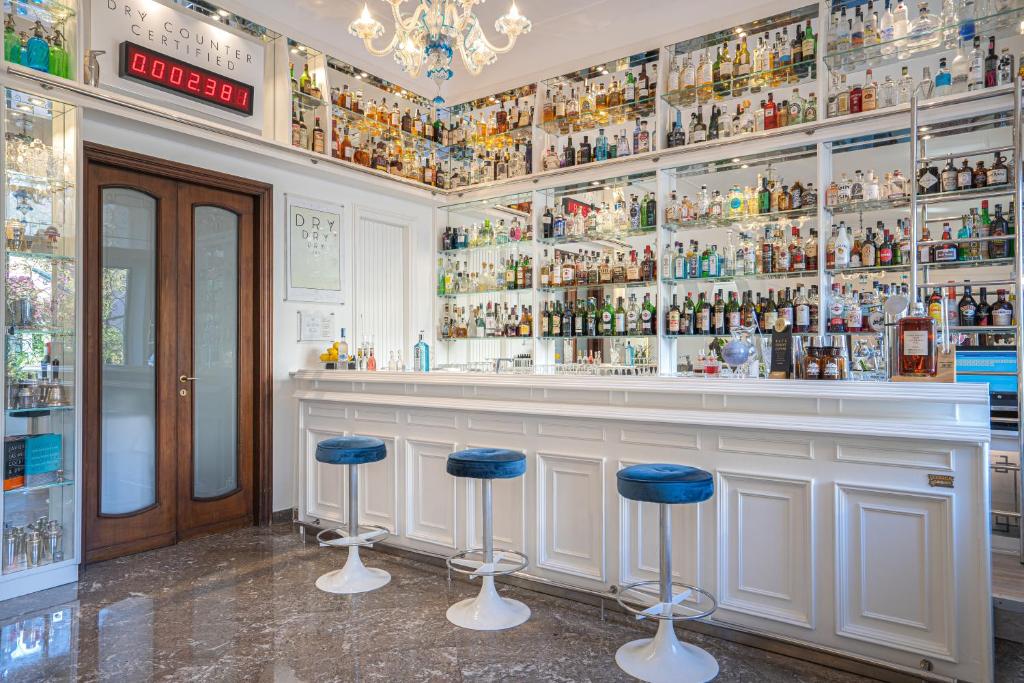 Lounge nebo bar v ubytování Majestic Palace Hotel