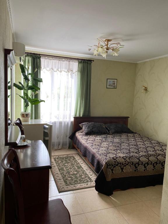 Zolotii lev - Housity