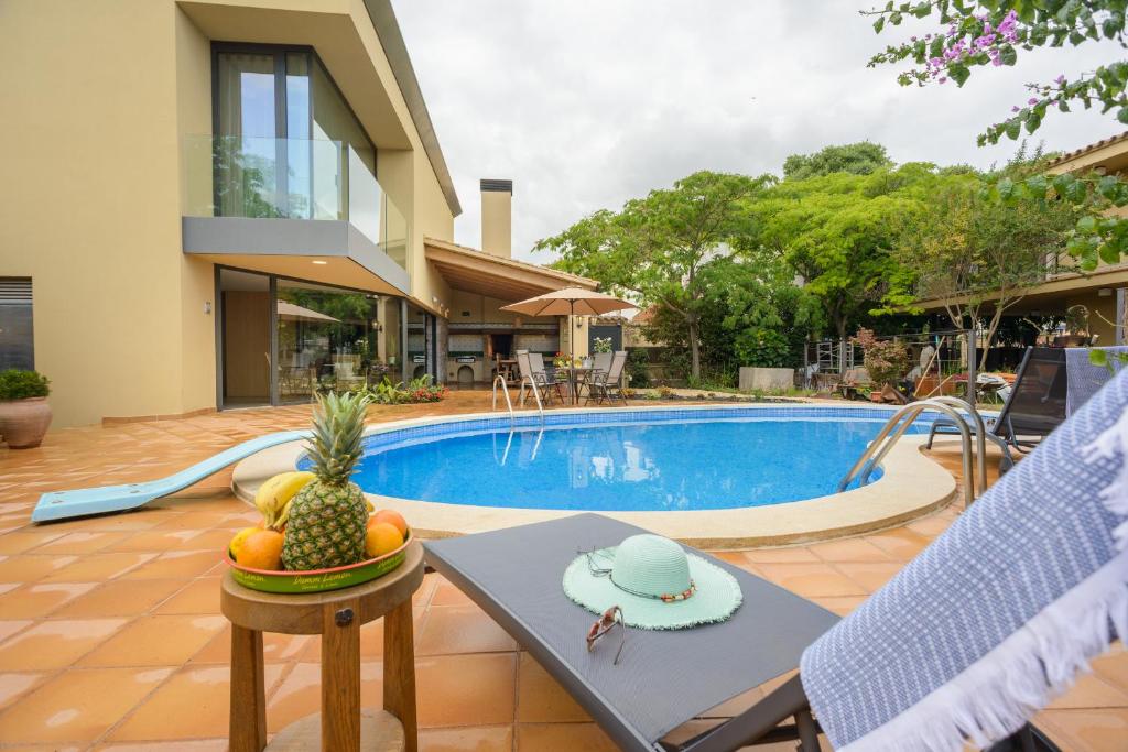 Bazén v ubytovaní Casa Deluxe Alt Empordà Costa Brava - Private swimming pool alebo v jeho blízkosti