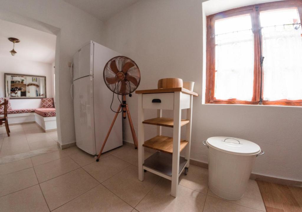 Zdjęcie z galerii obiektu SANTA CRUZ country cottage w mieście KallithÃ©a