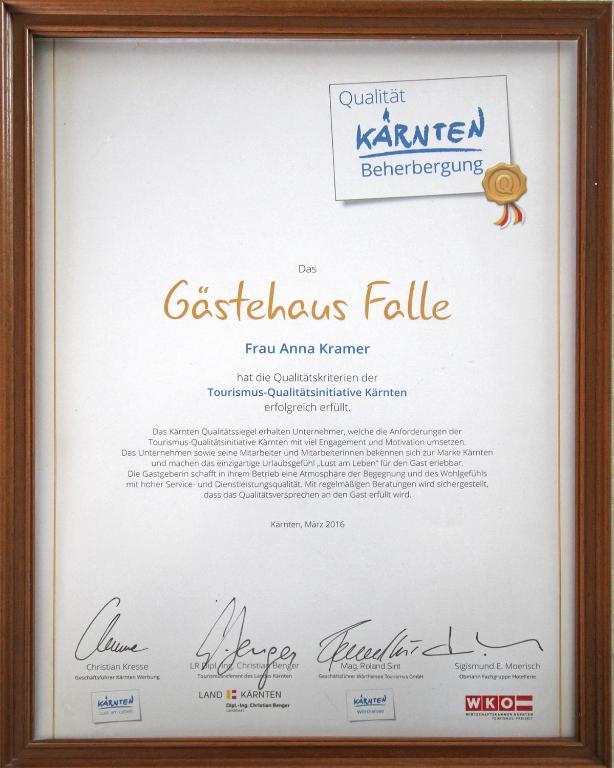 Certifikát, hodnocení, plakát nebo jiný dokument vystavený v ubytování Haus Falle