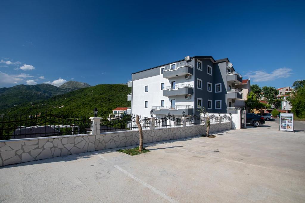 Nespecifikovaný výhled na hory nebo výhled na hory při pohledu z apartmánu