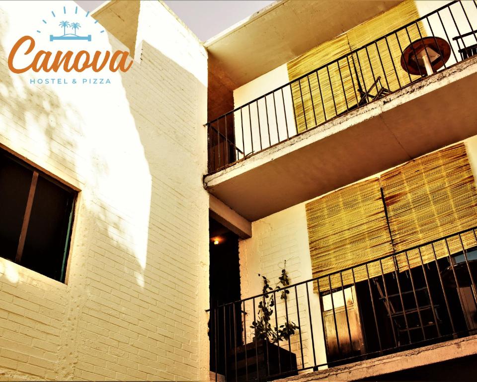 Balkón nebo terasa v ubytování Canova Hostel & Pizza