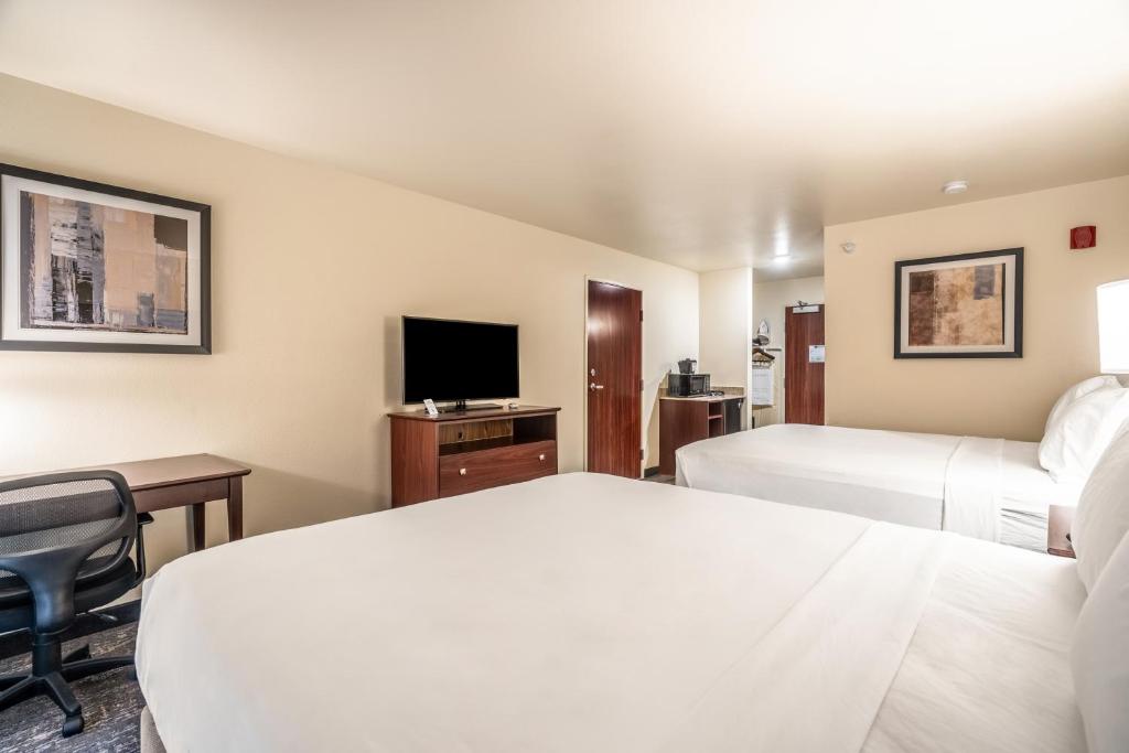 Cobblestone Hotel & Suites - Newport - Camera Regina