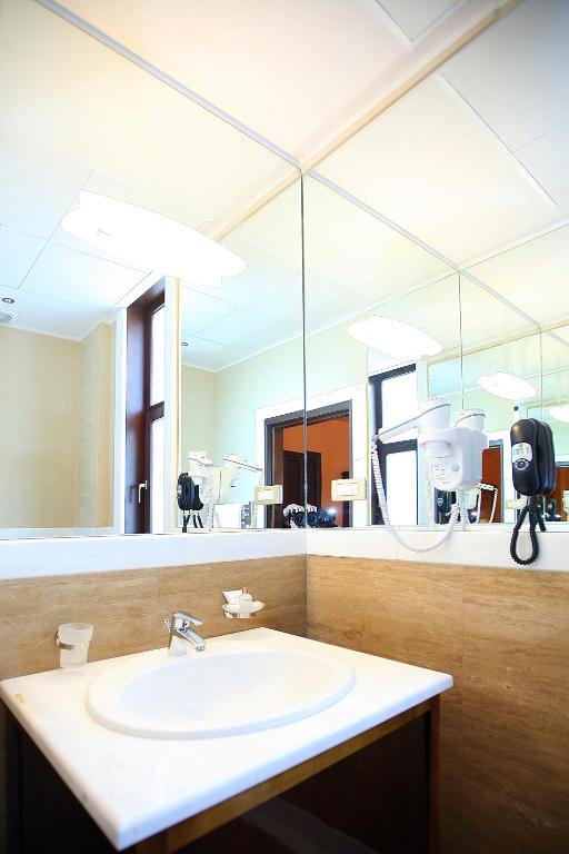 Fotografie z fotogalerie ubytování Vigo Hotel v destinaci Ploješť
