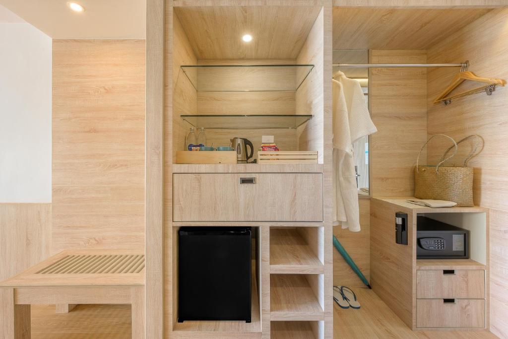 LIV Hotel Phuket Patong Beachfront - Resim 19