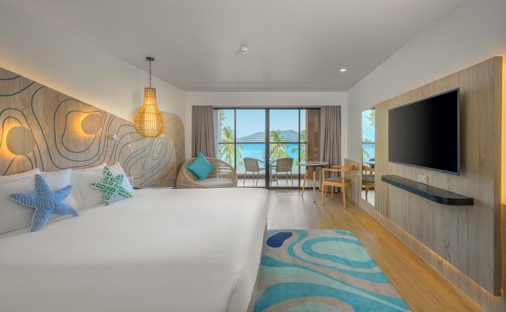 LIV Hotel Phuket Patong Beachfront - Resim 18