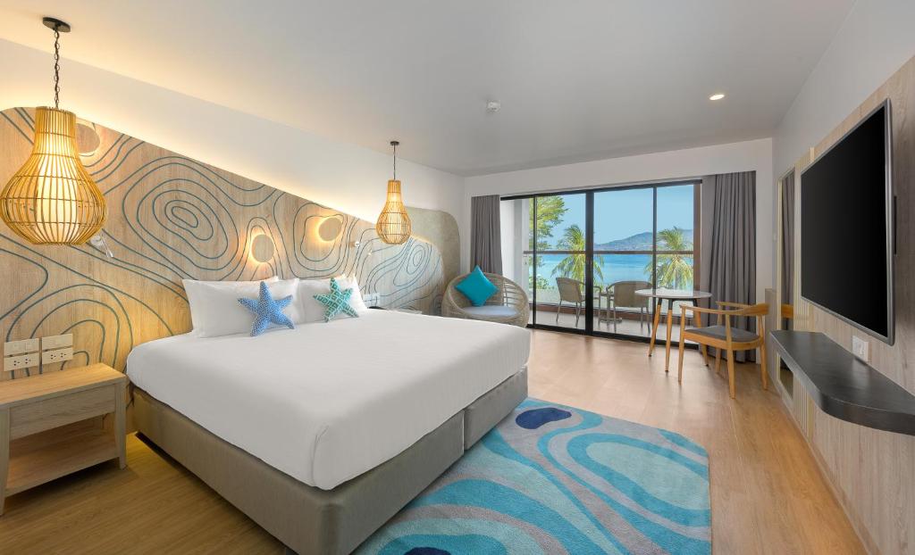 
Deluxe Double or Twin Premier Room with Balcony and Sea View
