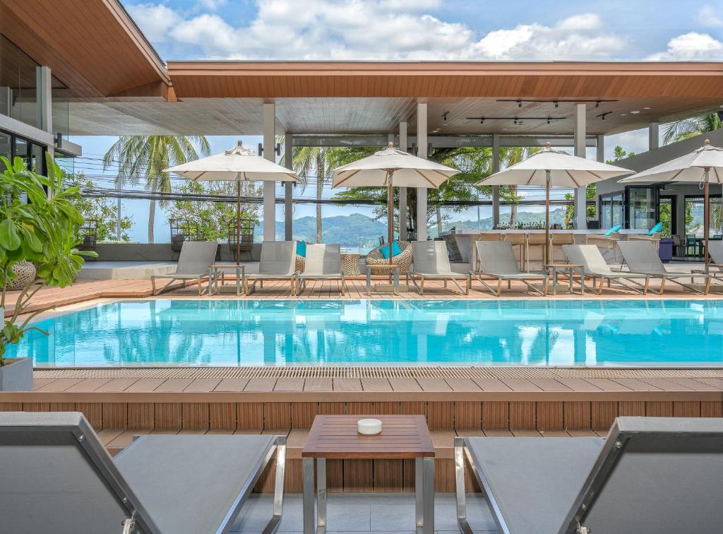 LIV Hotel Phuket Patong Beachfront - Resim 14